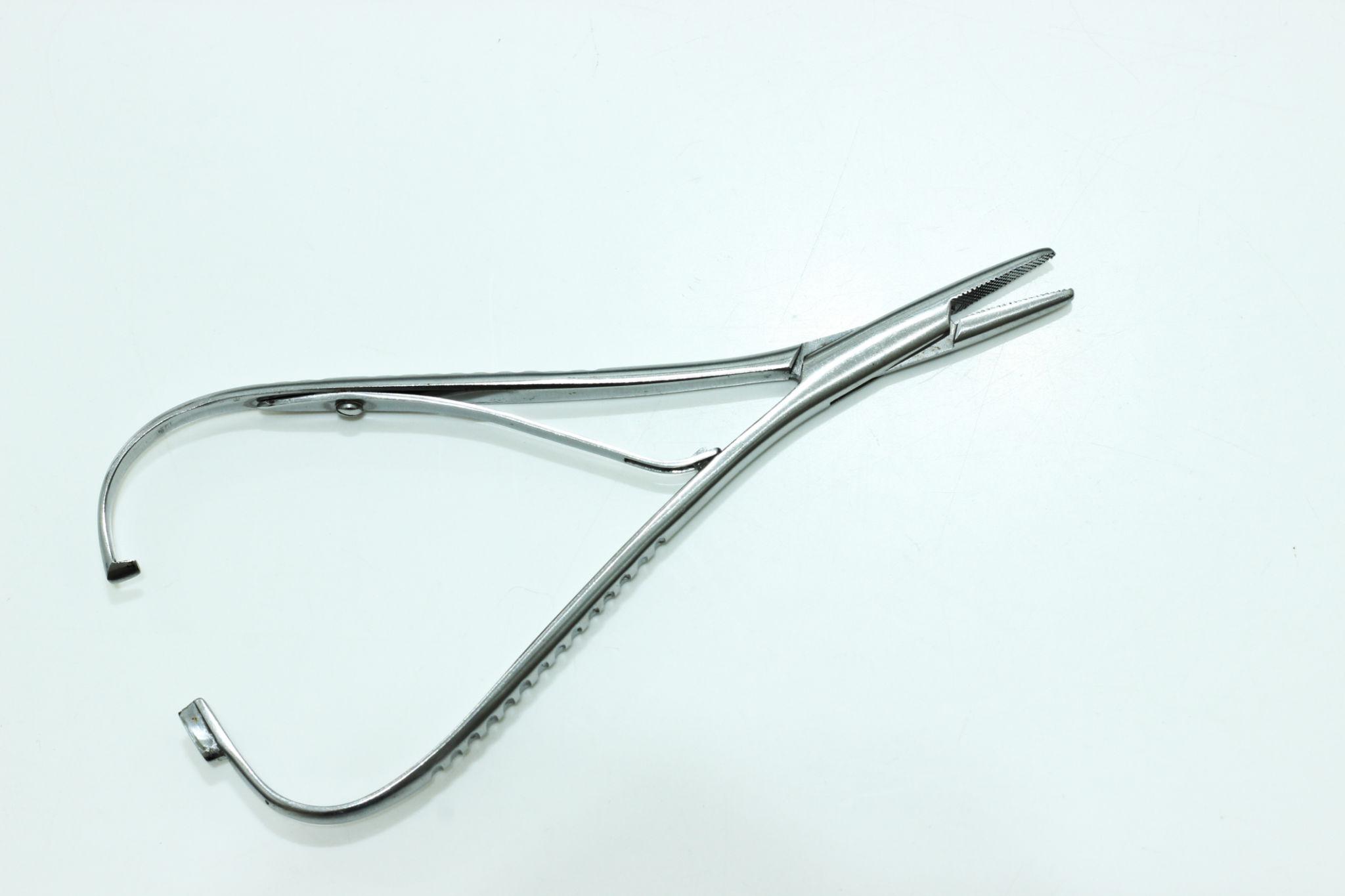 Needle Holder